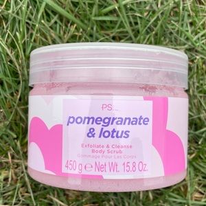 NEW pomegranate and lotus body scrub exfoliate and cleanse 15.8 OZ